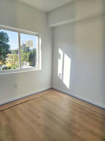 8106 NE 1st Ave 15, Miami, FL 33138