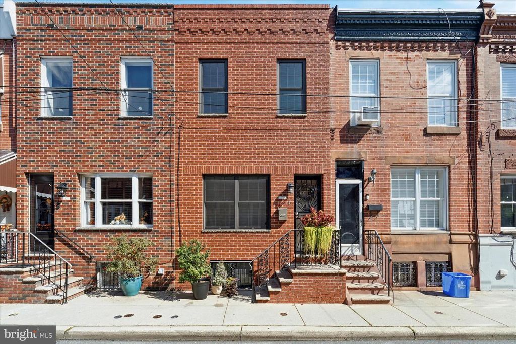 2423 S BANCROFT ST, Philadelphia, PA 19145