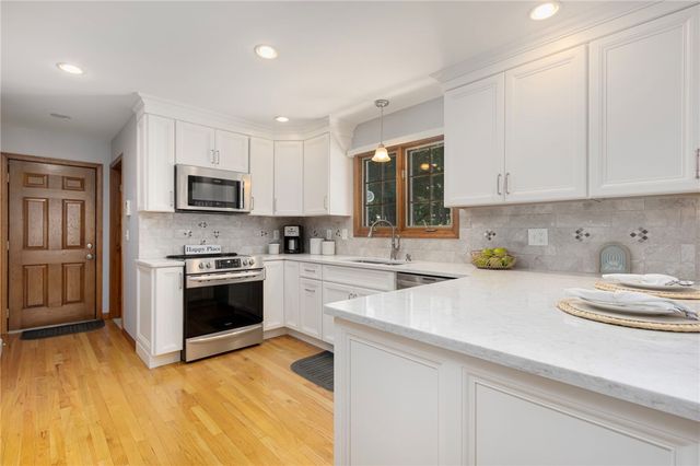 86 Wickham Road, North Kingstown, RI 02852