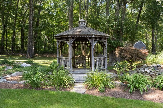 86 Wickham Road, North Kingstown, RI 02852