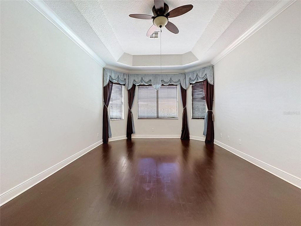 Image 19 of property listing at 2705 KNIGHTSBRIDGE ROAD, Clermont, FL 34711