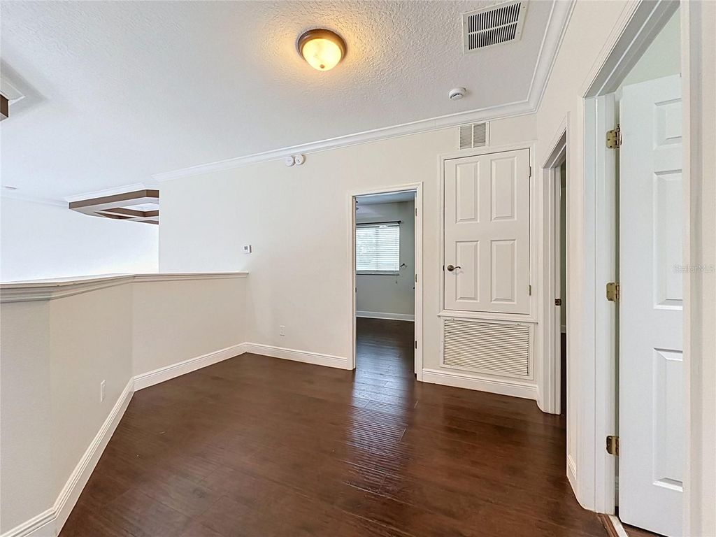 Image 27 of property listing at 2705 KNIGHTSBRIDGE ROAD, Clermont, FL 34711