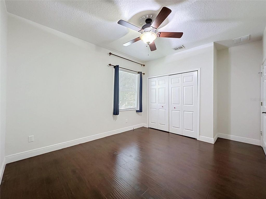 Image 30 of property listing at 2705 KNIGHTSBRIDGE ROAD, Clermont, FL 34711