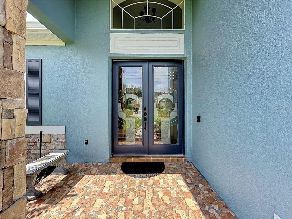 Image 4 of property listing at 2705 KNIGHTSBRIDGE ROAD, Clermont, FL 34711