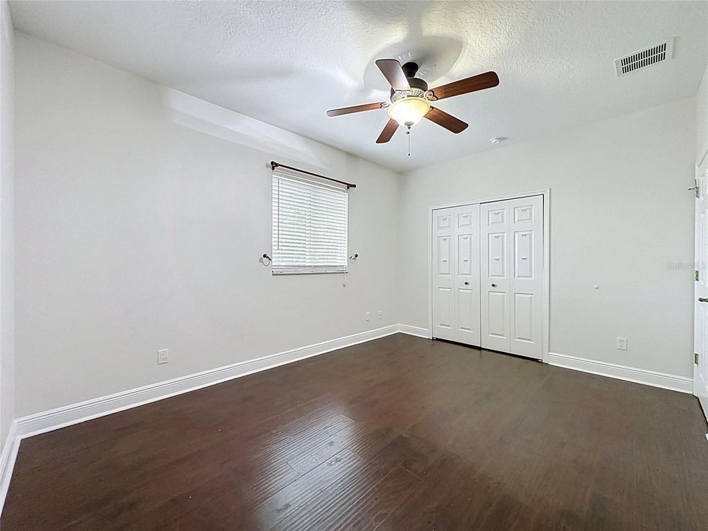 Image 35 of property listing at 2705 KNIGHTSBRIDGE ROAD, Clermont, FL 34711