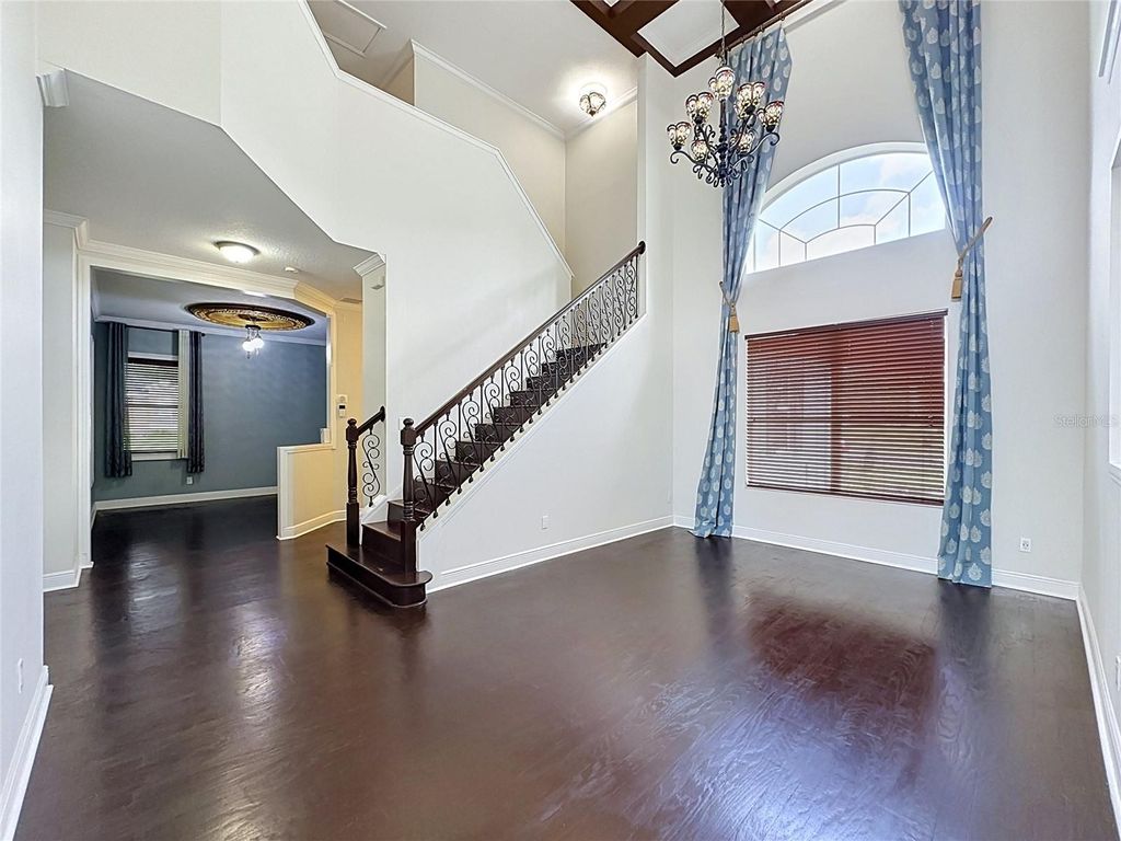 Image 6 of property listing at 2705 KNIGHTSBRIDGE ROAD, Clermont, FL 34711