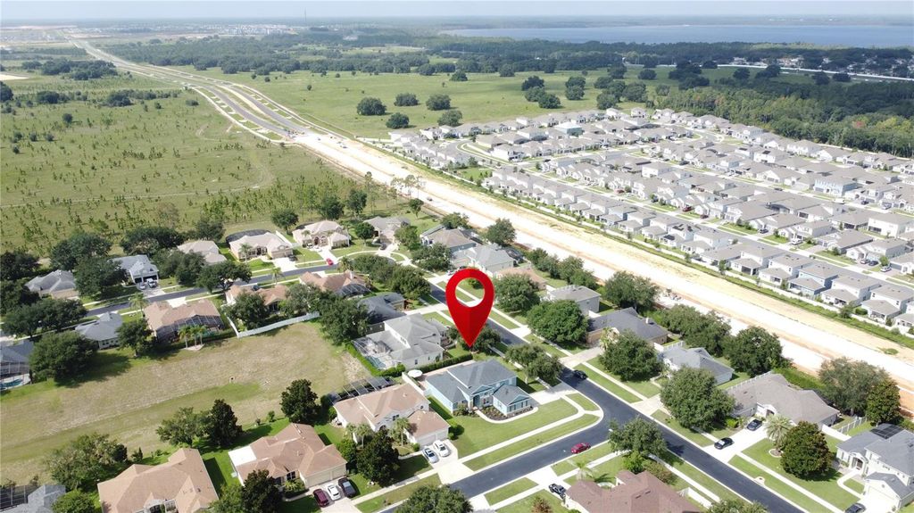 Image 53 of property listing at 2705 KNIGHTSBRIDGE ROAD, Clermont, FL 34711