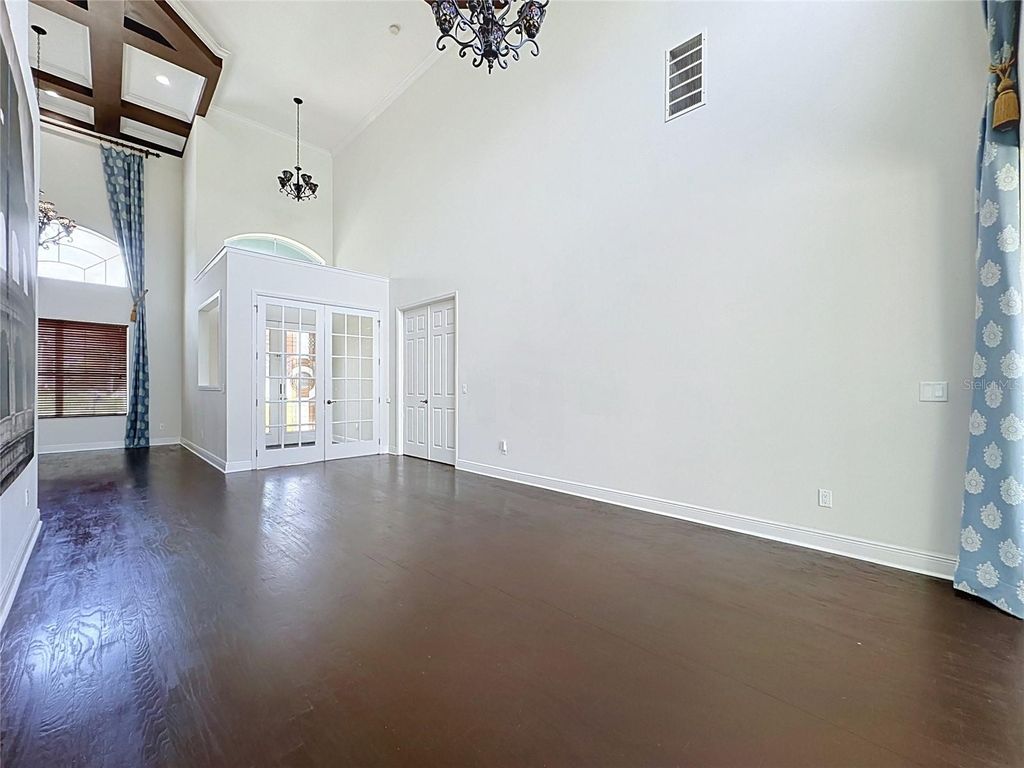 Image 7 of property listing at 2705 KNIGHTSBRIDGE ROAD, Clermont, FL 34711