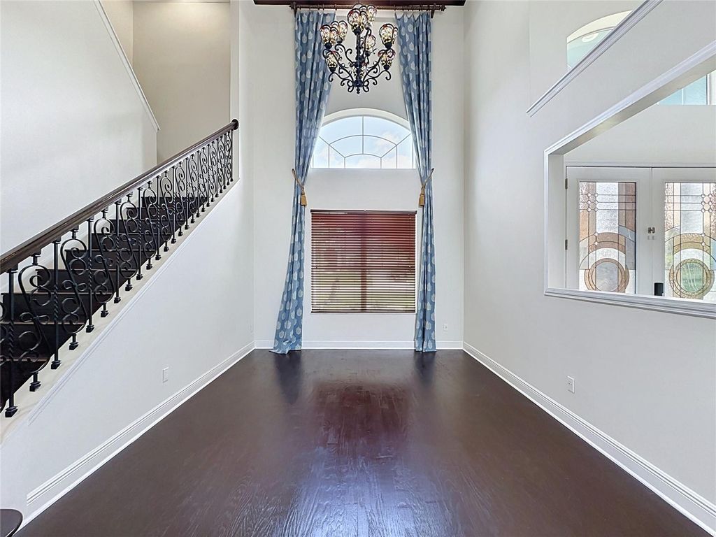 Image 9 of property listing at 2705 KNIGHTSBRIDGE ROAD, Clermont, FL 34711