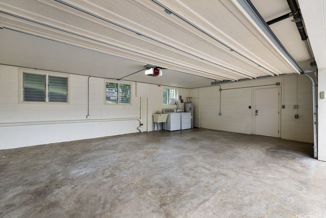 2182 Makanani Drive, Honolulu, HI 96817