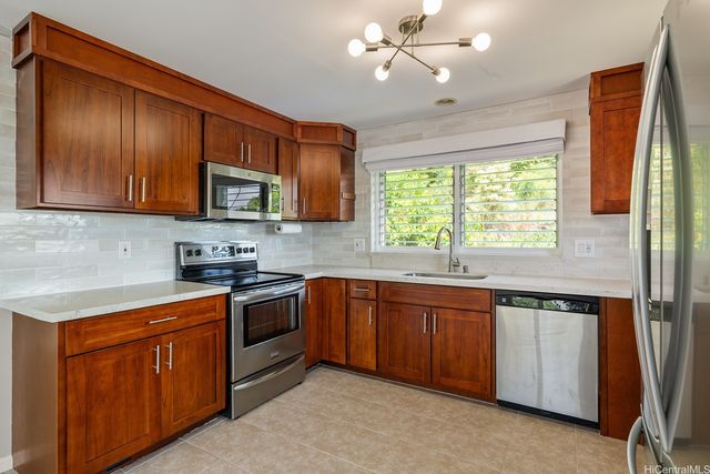2182 Makanani Drive, Honolulu, HI 96817