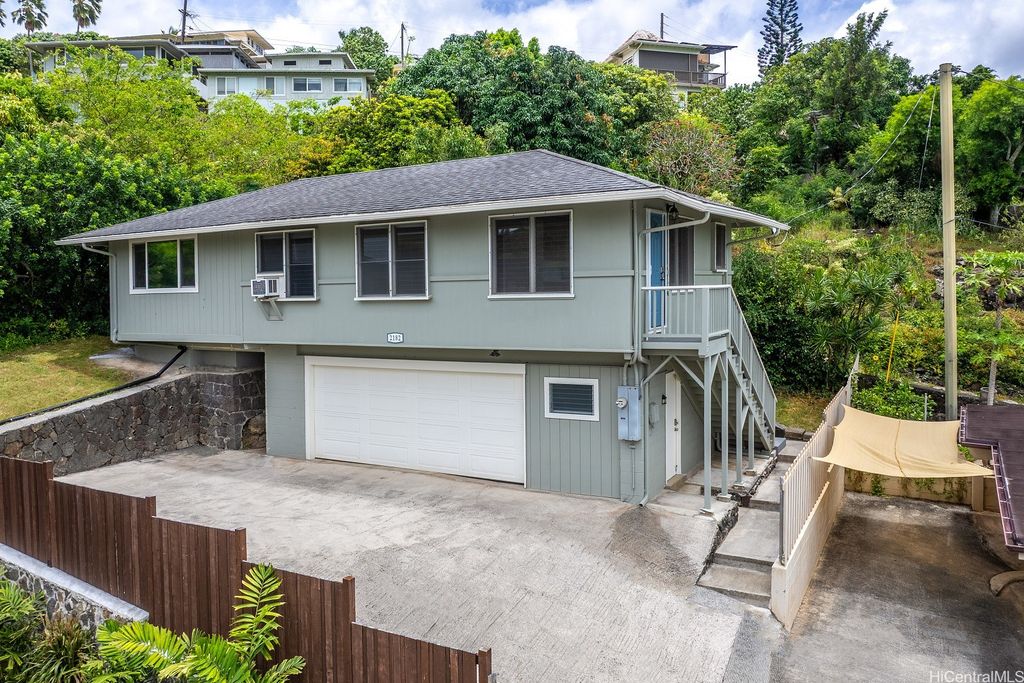 2182 Makanani Drive, Honolulu, HI 96817