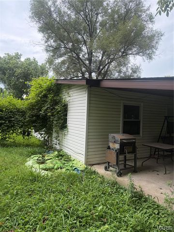 1301 Saint Zita Lane, Cahokia, IL 62206