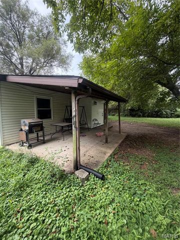 1301 Saint Zita Lane, Cahokia, IL 62206