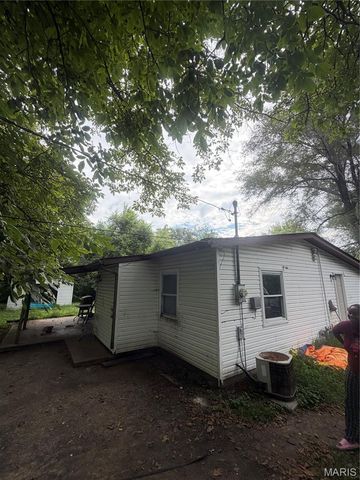 1301 Saint Zita Lane, Cahokia, IL 62206