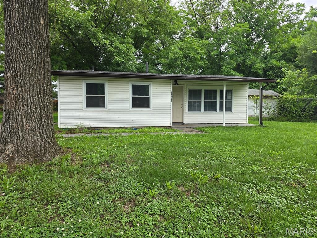 1301 Saint Zita Lane, Cahokia, IL 62206