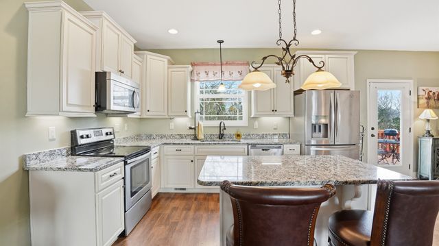 713 Washington Dr, Lebanon, TN 37087