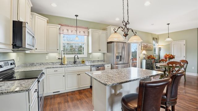 713 Washington Dr, Lebanon, TN 37087