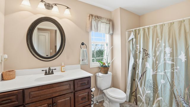 713 Washington Dr, Lebanon, TN 37087