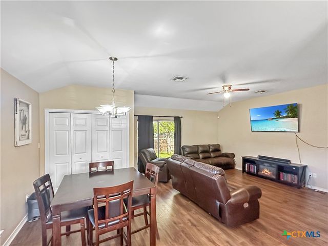 704 S Market Street, Flatonia, TX 78941