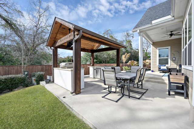 136 Sanderling Lane, Montgomery, TX 77316