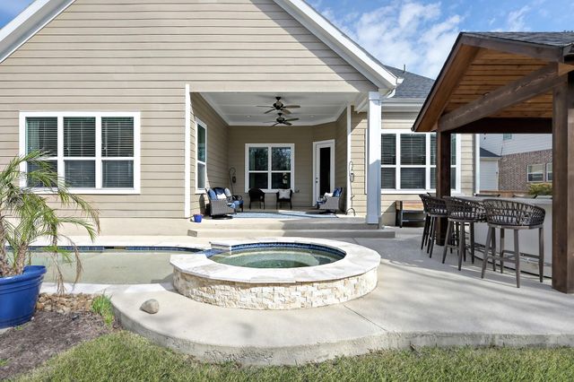 136 Sanderling Lane, Montgomery, TX 77316