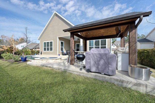 136 Sanderling Lane, Montgomery, TX 77316