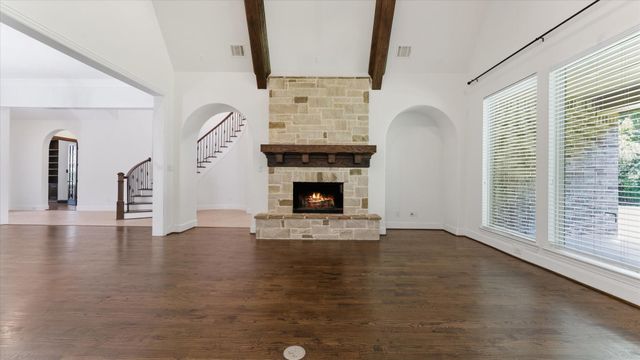 171 Del Monte Pines Drive, Montgomery, TX 77316