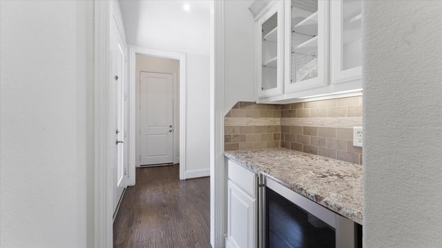 171 Del Monte Pines Drive, Montgomery, TX 77316