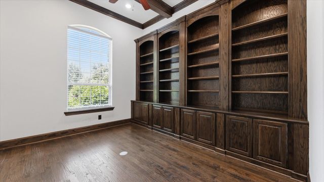 171 Del Monte Pines Drive, Montgomery, TX 77316