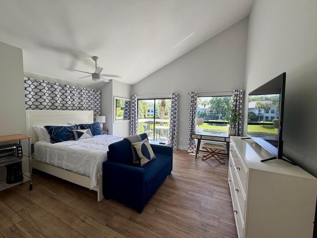 11863 Wimbledon Circle 536, Wellington, FL 33414
