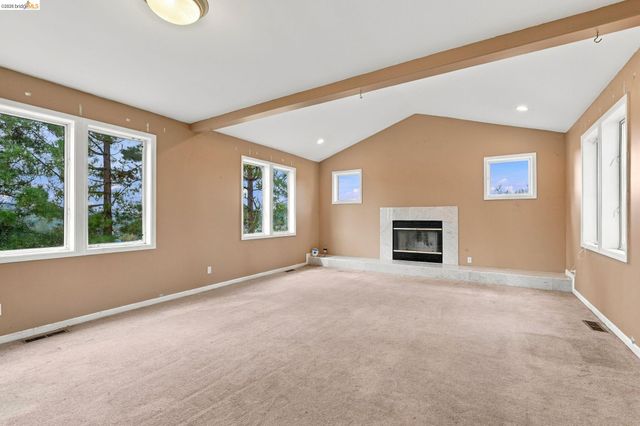 2008 Thompson Ln, El Sobrante, CA 94803