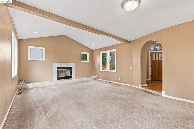 2008 Thompson Ln, El Sobrante, CA 94803
