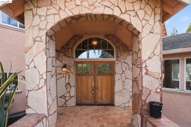 2008 Thompson Ln, El Sobrante, CA 94803