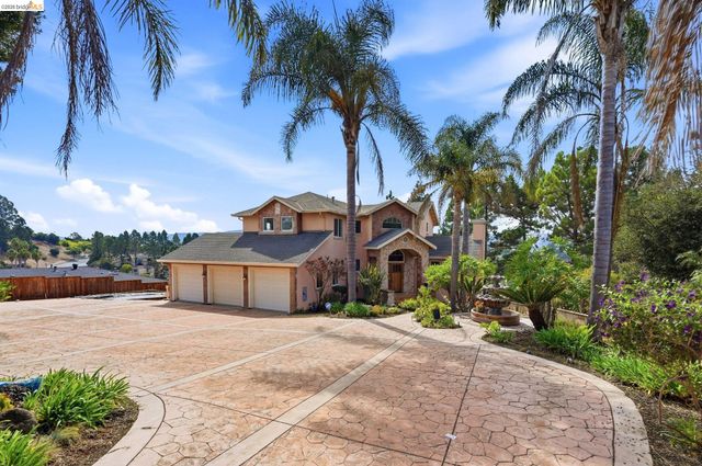 2008 Thompson Ln, El Sobrante, CA 94803