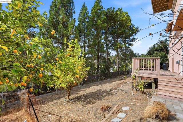 2008 Thompson Ln, El Sobrante, CA 94803