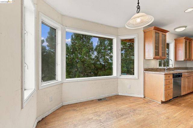 2008 Thompson Ln, El Sobrante, CA 94803