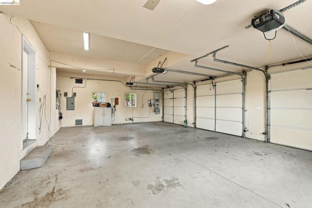2008 Thompson Ln, El Sobrante, CA 94803