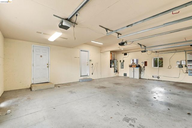 2008 Thompson Ln, El Sobrante, CA 94803