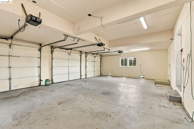 2008 Thompson Ln, El Sobrante, CA 94803