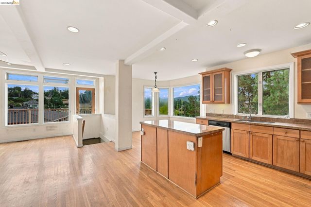 2008 Thompson Ln, El Sobrante, CA 94803