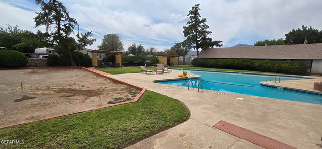 204 ALAN A DALE Lane, El Paso, TX 79924