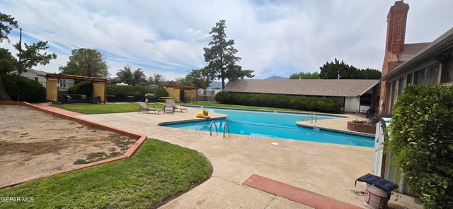 204 ALAN A DALE Lane, El Paso, TX 79924