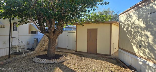 204 ALAN A DALE Lane, El Paso, TX 79924