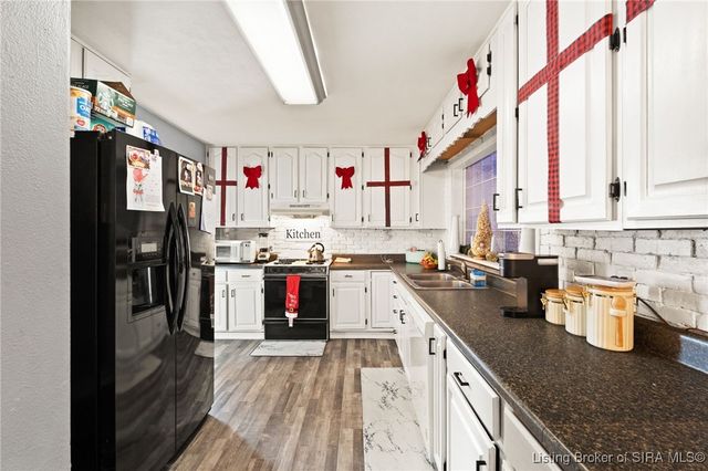 542 Kay Avenue, Sellersburg, IN 47172