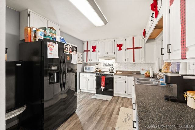 542 Kay Avenue, Sellersburg, IN 47172