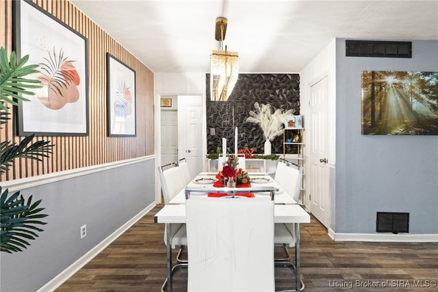 542 Kay Avenue, Sellersburg, IN 47172