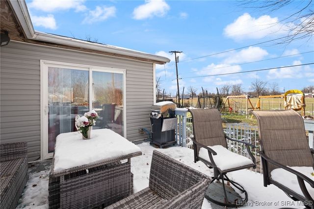 542 Kay Avenue, Sellersburg, IN 47172