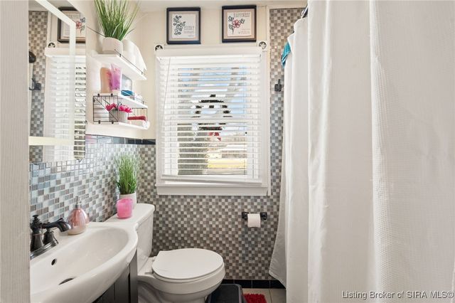 542 Kay Avenue, Sellersburg, IN 47172