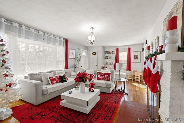 542 Kay Avenue, Sellersburg, IN 47172